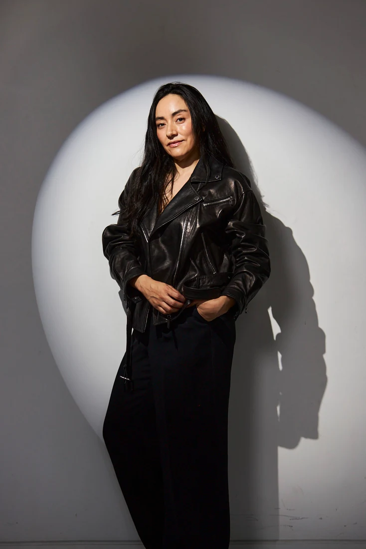 Lili in the spotlight — photograph 5751