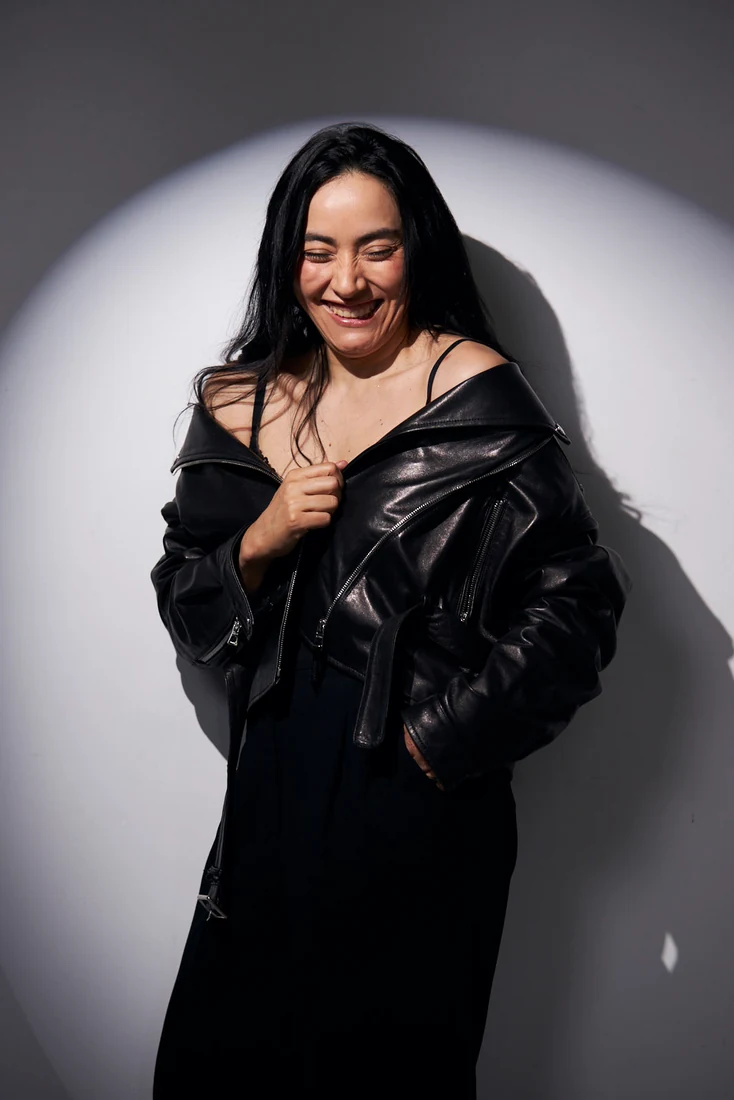 Lili in the spotlight — photograph 5761