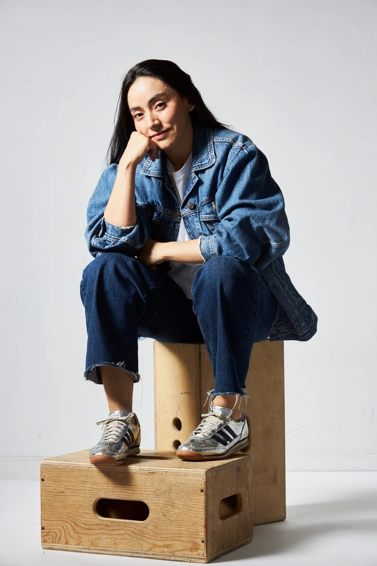 Lili in denim, in the studio — photograph 5885